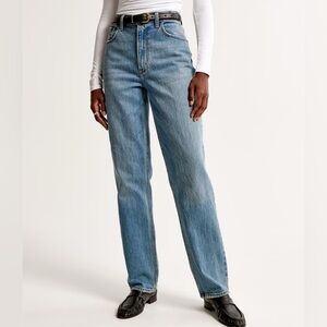 Abercrombie & Fitch Ultra High Rise 90s Straight Jean Size 25